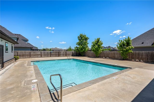 911 Red Maple Street, Centerton, AR 72719