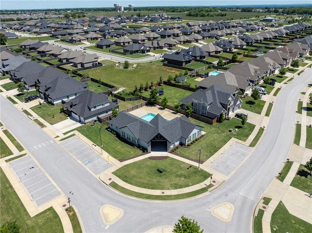911 Red Maple Street, Centerton, AR 72719