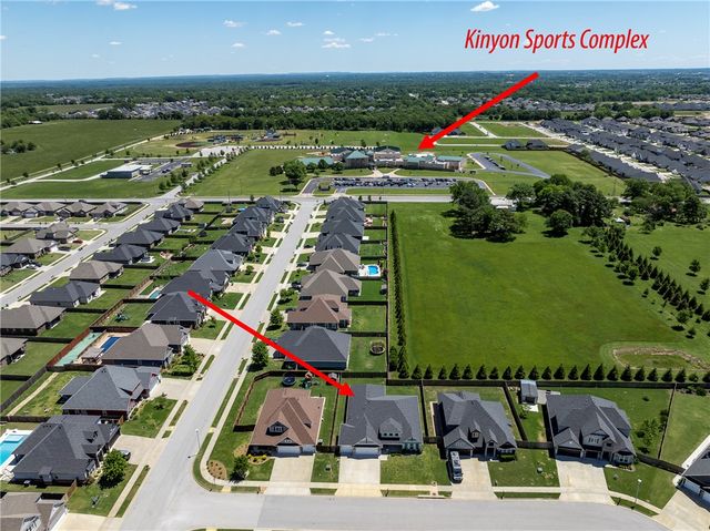 911 Red Maple Street, Centerton, AR 72719