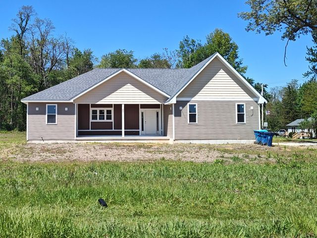 809 E Culver Road, Knox, IN 46534