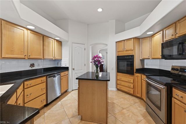 2313 Edmenton DR, Virginia Beach, VA 23456