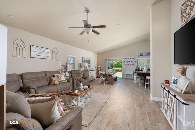 9411 Flowertree Drive, Shafter, CA 93263