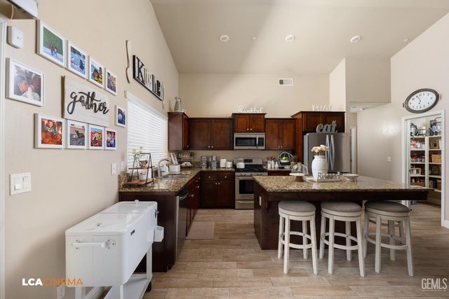 9411 Flowertree Drive, Shafter, CA 93263