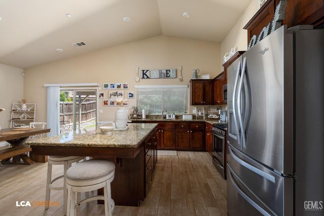 9411 Flowertree Drive, Shafter, CA 93263