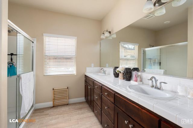 9411 Flowertree Drive, Shafter, CA 93263