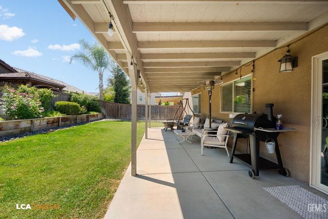 9411 Flowertree Drive, Shafter, CA 93263