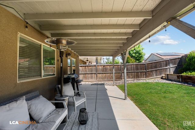 9411 Flowertree Drive, Shafter, CA 93263