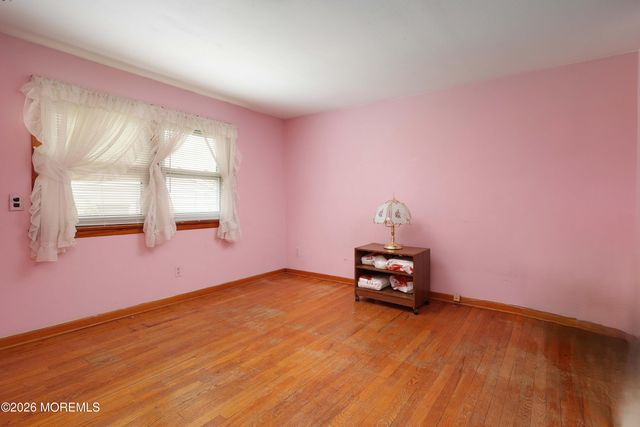 167 Crestview Drive, Middletown, NJ 07748