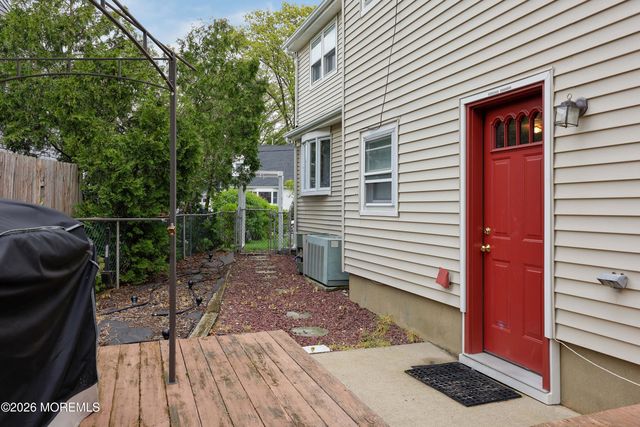167 Crestview Drive, Middletown, NJ 07748