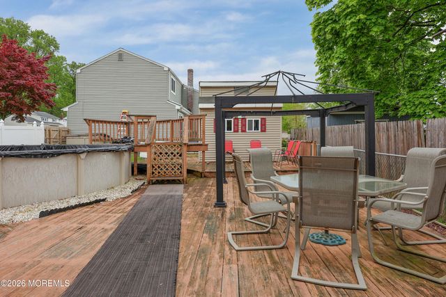 167 Crestview Drive, Middletown, NJ 07748