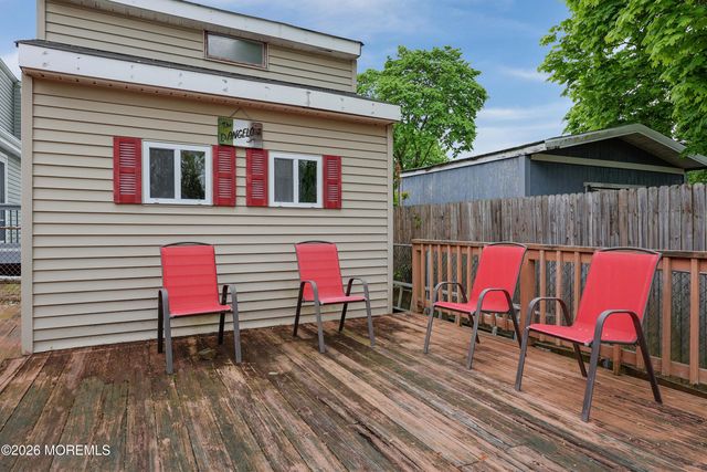 167 Crestview Drive, Middletown, NJ 07748