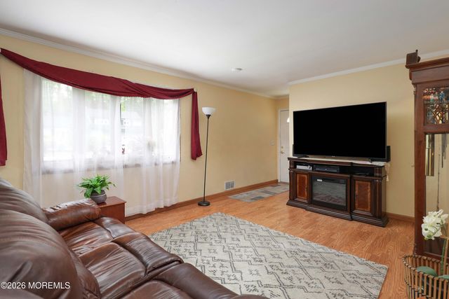 167 Crestview Drive, Middletown, NJ 07748