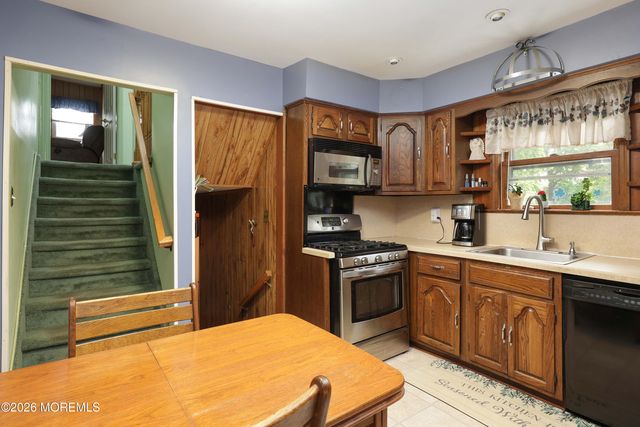 167 Crestview Drive, Middletown, NJ 07748