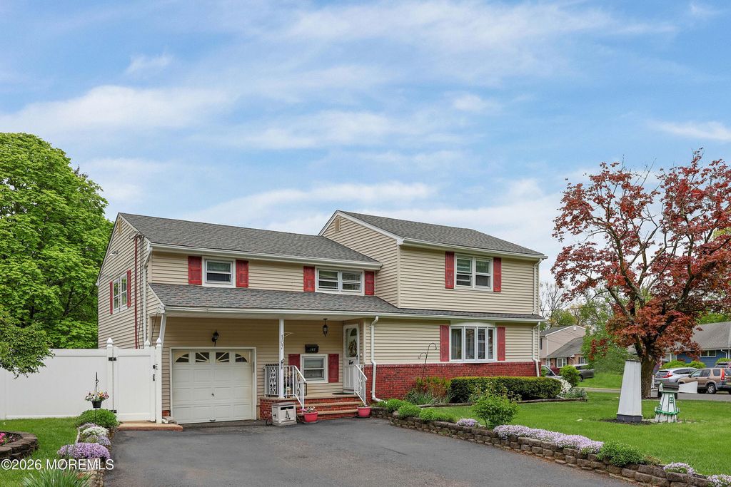 167 Crestview Drive, Middletown, NJ 07748