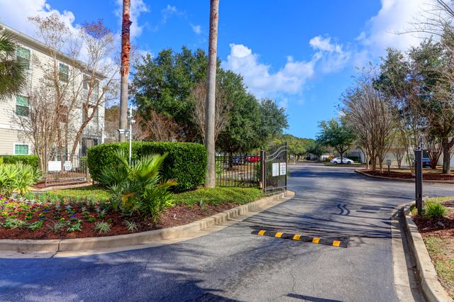 1300 Park West Boulevard Unit 512, Mount Pleasant, SC 29466