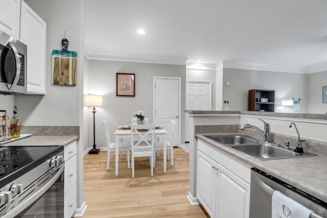 1300 Park West Boulevard Unit 512, Mount Pleasant, SC 29466
