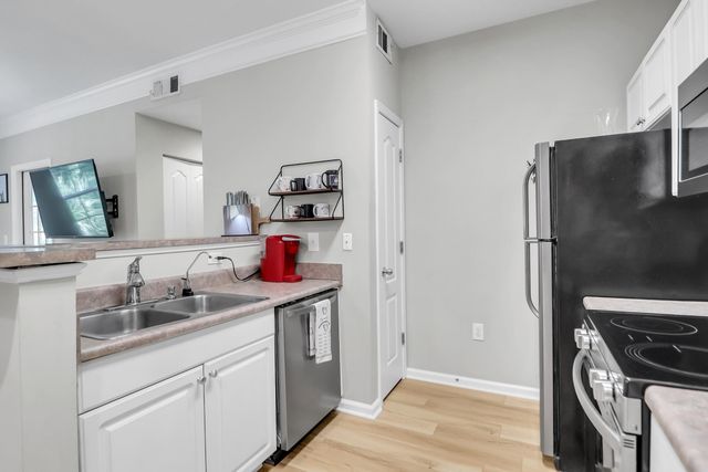 1300 Park West Boulevard Unit 512, Mount Pleasant, SC 29466