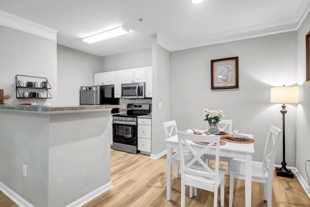 1300 Park West Boulevard Unit 512, Mount Pleasant, SC 29466
