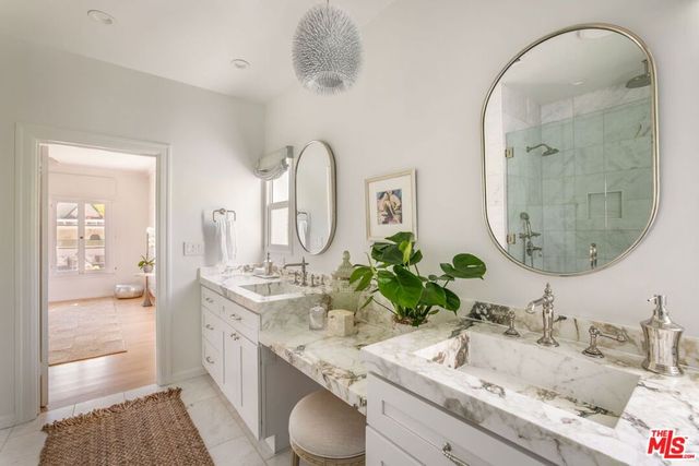 902 S Citrus Avenue, Los Angeles, CA 90036