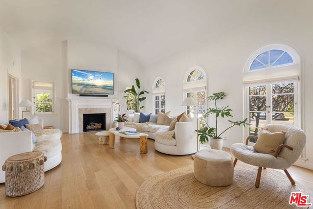 902 S Citrus Avenue, Los Angeles, CA 90036