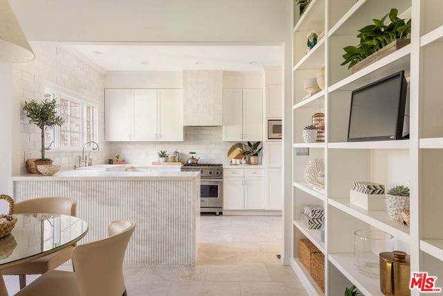 902 S Citrus Avenue, Los Angeles, CA 90036