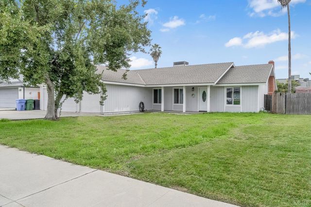 1359 Acacia Court, Lemoore, CA 93245