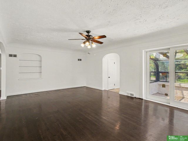 306 Bellevue Boulevard, Bellevue, NE 68005