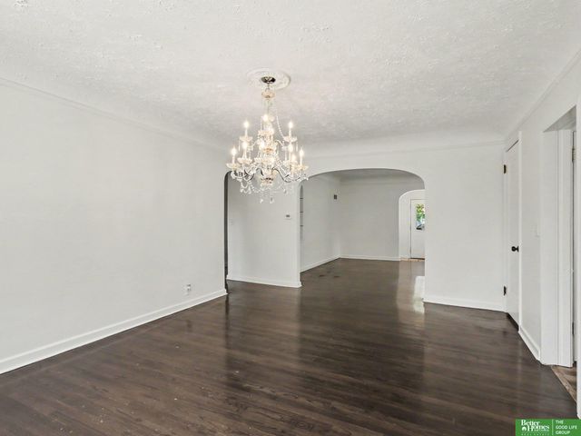 306 Bellevue Boulevard, Bellevue, NE 68005