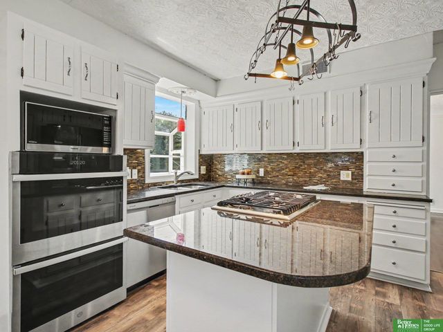 306 Bellevue Boulevard, Bellevue, NE 68005