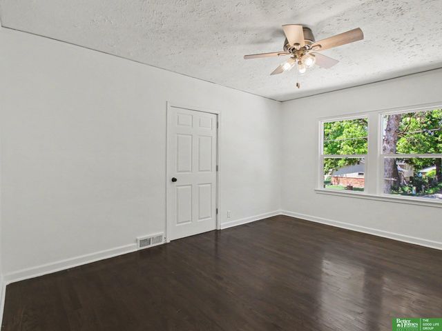 306 Bellevue Boulevard, Bellevue, NE 68005