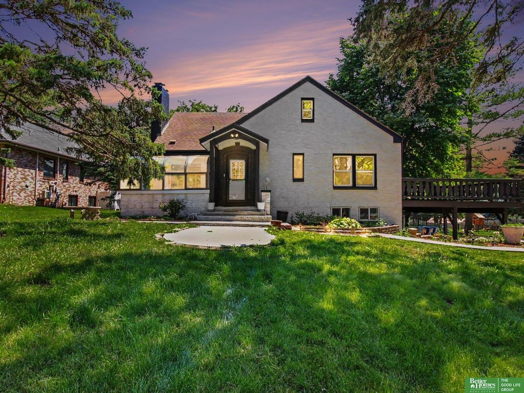 306 Bellevue Boulevard, Bellevue, NE 68005
