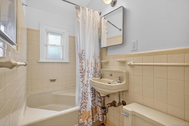 427 Westchester Avenue, White Plains, NY 10604