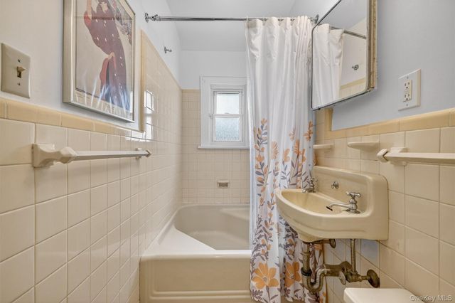 427 Westchester Avenue, White Plains, NY 10604