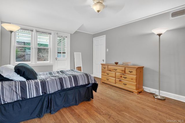 427 Westchester Avenue, White Plains, NY 10604