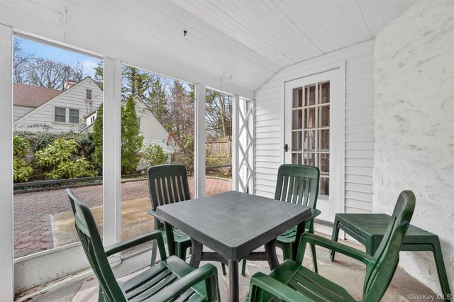 427 Westchester Avenue, White Plains, NY 10604
