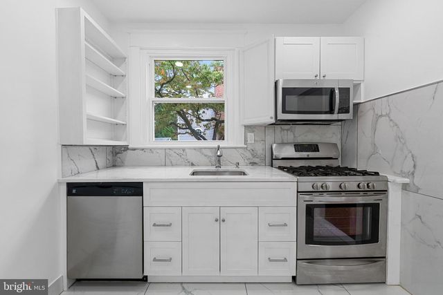 407 E SANGER ST, Philadelphia, PA 19120