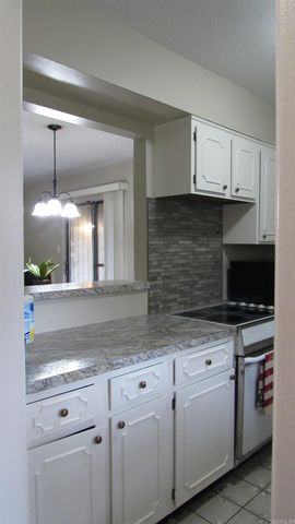 518 Green Mountain Cir Apt 16, Little Rock, AR 72211