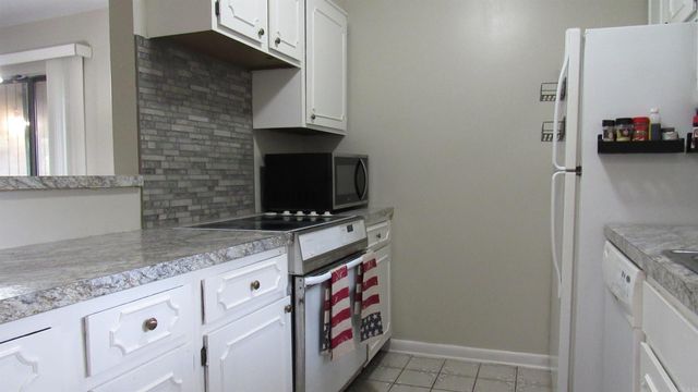 518 Green Mountain Cir Apt 16, Little Rock, AR 72211