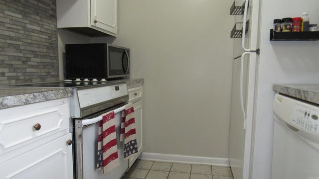 518 Green Mountain Cir Apt 16, Little Rock, AR 72211