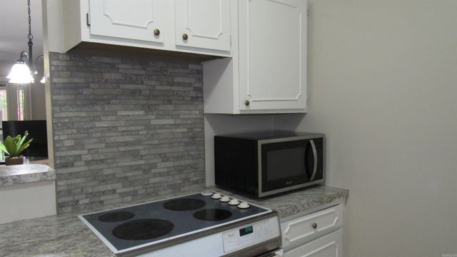 518 Green Mountain Cir Apt 16, Little Rock, AR 72211