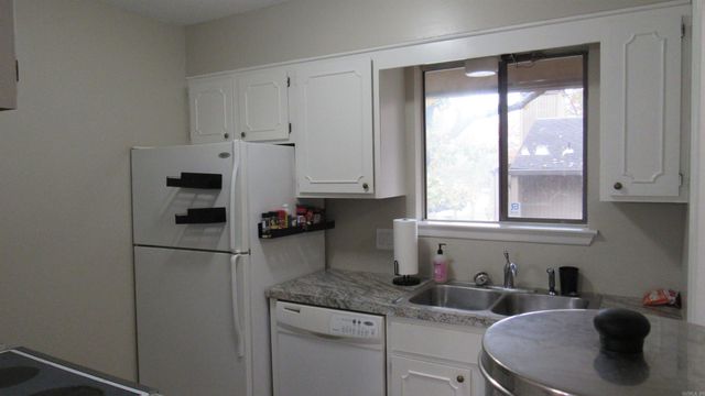 518 Green Mountain Cir Apt 16, Little Rock, AR 72211