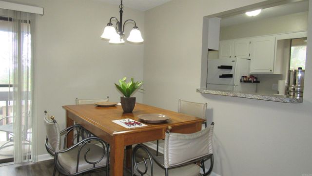 518 Green Mountain Cir Apt 16, Little Rock, AR 72211