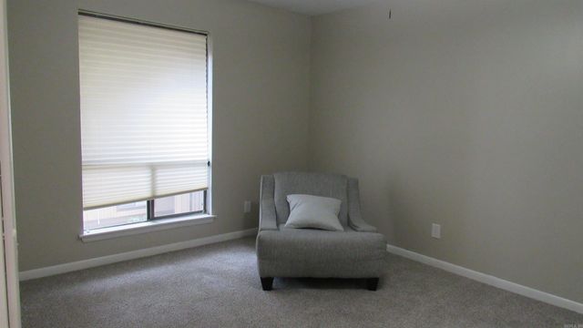 518 Green Mountain Cir Apt 16, Little Rock, AR 72211