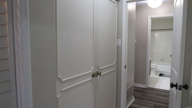 518 Green Mountain Cir Apt 16, Little Rock, AR 72211