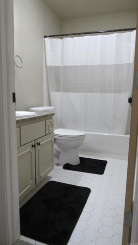 518 Green Mountain Cir Apt 16, Little Rock, AR 72211