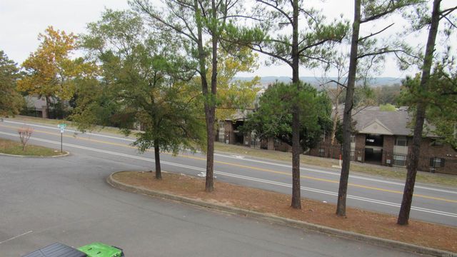 518 Green Mountain Cir Apt 16, Little Rock, AR 72211