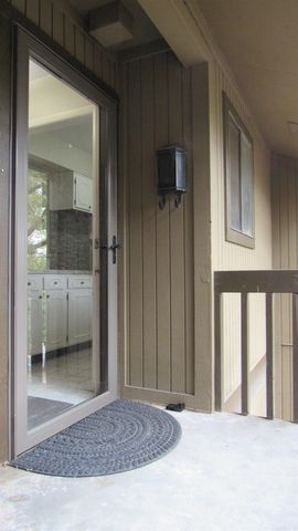 518 Green Mountain Cir Apt 16, Little Rock, AR 72211