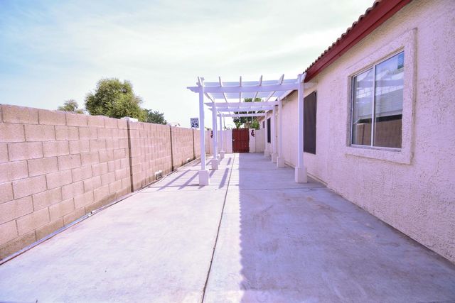 6780 N 74th Drive, Glendale, AZ 85303