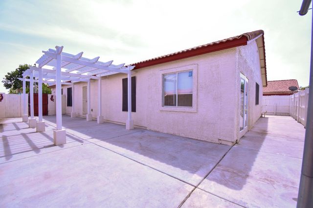 6780 N 74th Drive, Glendale, AZ 85303