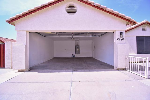 6780 N 74th Drive, Glendale, AZ 85303